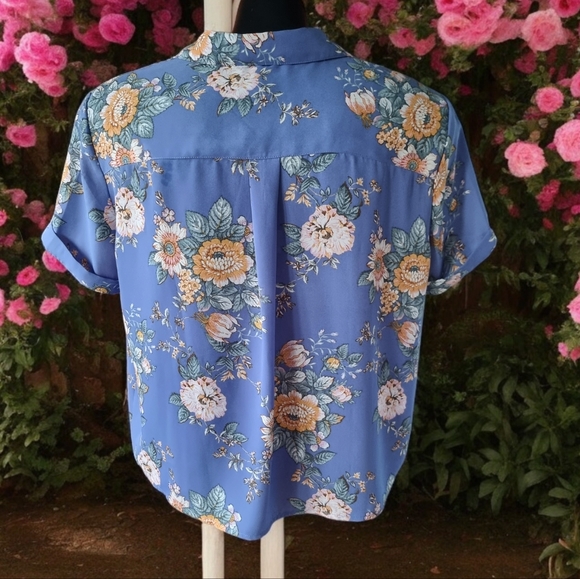 🌟3/$40 Sale!Mix & Match🌟Pink Rose Front Tie Flowy Floral Blouse - Picture 3 of 7